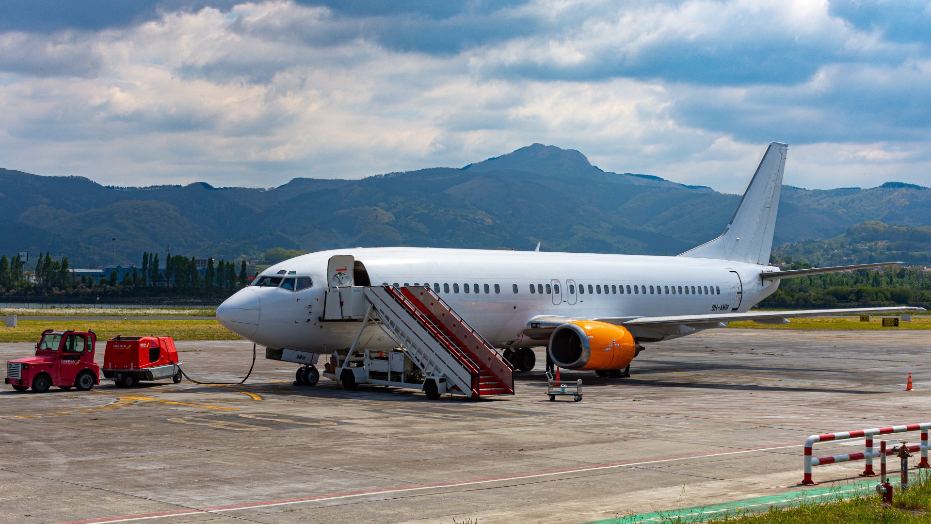 Air Horizont Boing 737-400 - Vi presentiamo la nostra flotta - Volare senza limiti