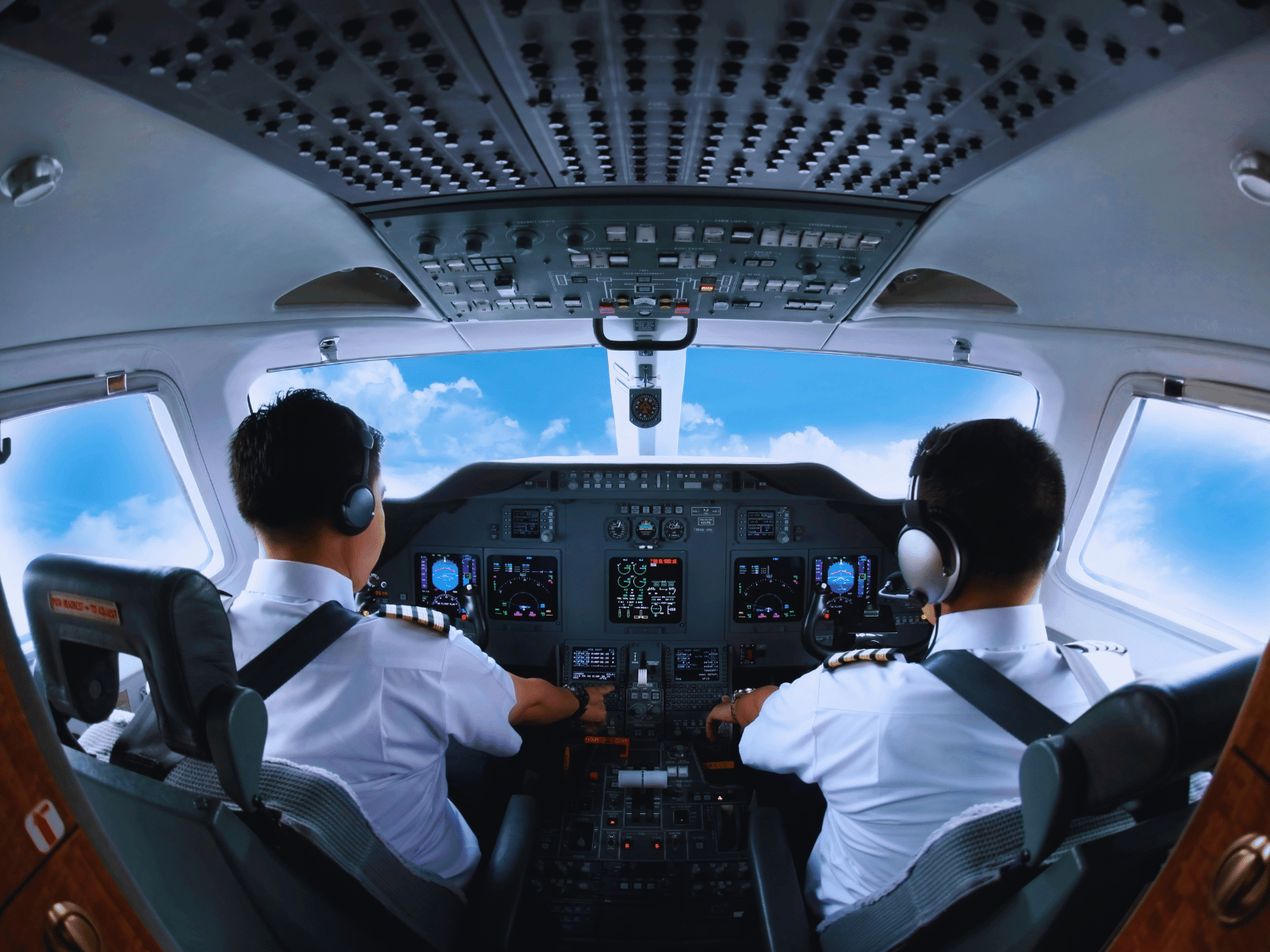 How to become an airline pilot? - Air Horizont